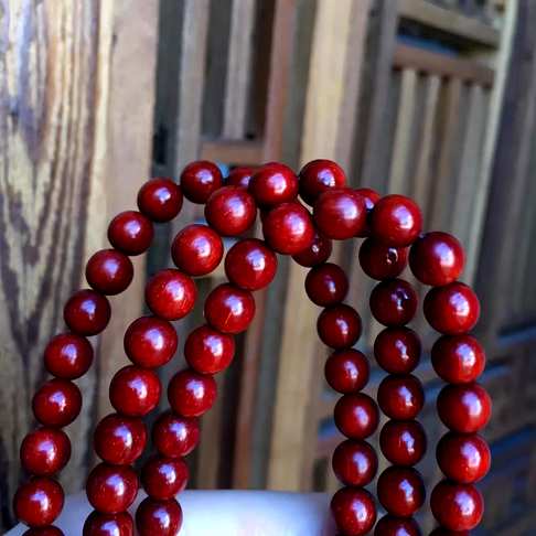 好鲜嫩的珠子,印度小叶紫檀佛珠手链108颗6mm鸡血红高密近乎无棕
