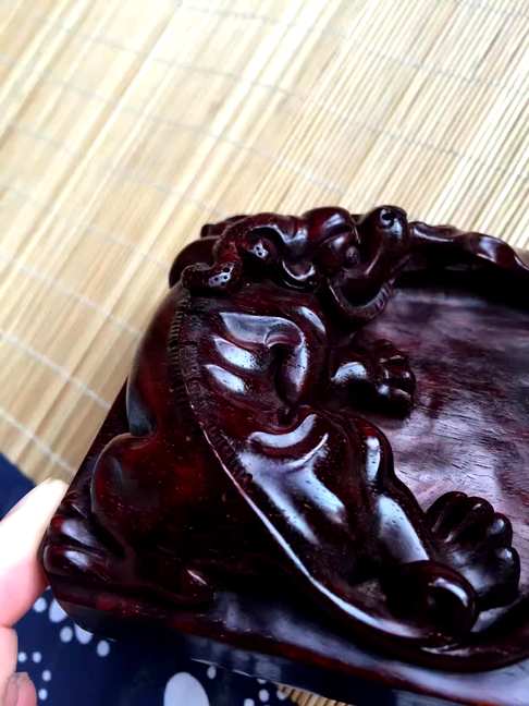 小叶紫檀貔貅笔洗（烟灰缸）纯手工精雕高密老料料子细腻略包浆带