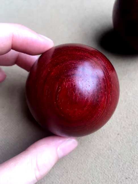 印度小叶紫檀素面保健球一对50mm牛毛纹老料干净底色水波纹带金星