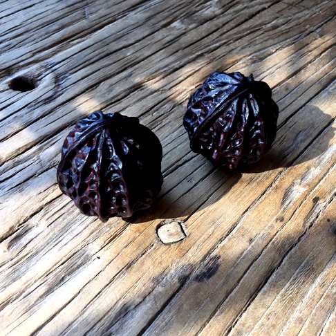 印度小叶紫檀木精雕核桃形保健球45mm高密包浆完美品相特价