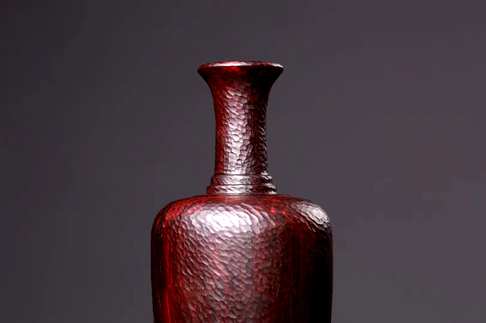 雅器|花瓶造型秀气典雅,快刀雕刻技艺,使得肌理更加独特 生活,其