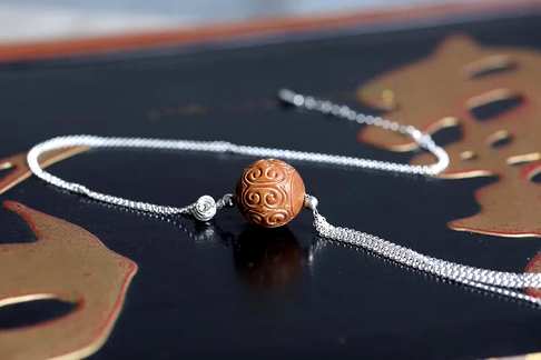 心,与美的距离,在于欣赏,在于懂得,印度老山檀香+银项链【如意纹