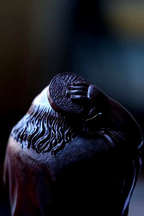 刘海戏金蟾是古老的汉族民间传说故事,来源于道家的典故,寓意“步