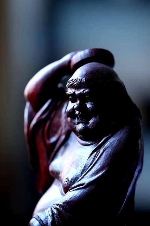 刘海戏金蟾是古老的汉族民间传说故事,来源于道家的典故,寓意“步