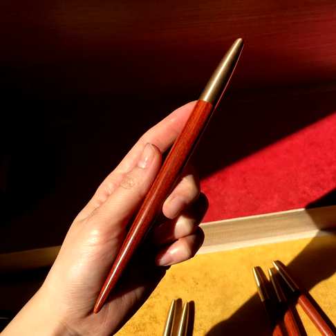 一把好笔『无形之笔』,笔身小叶紫檀材质?黄铜,德国原产施耐德笔