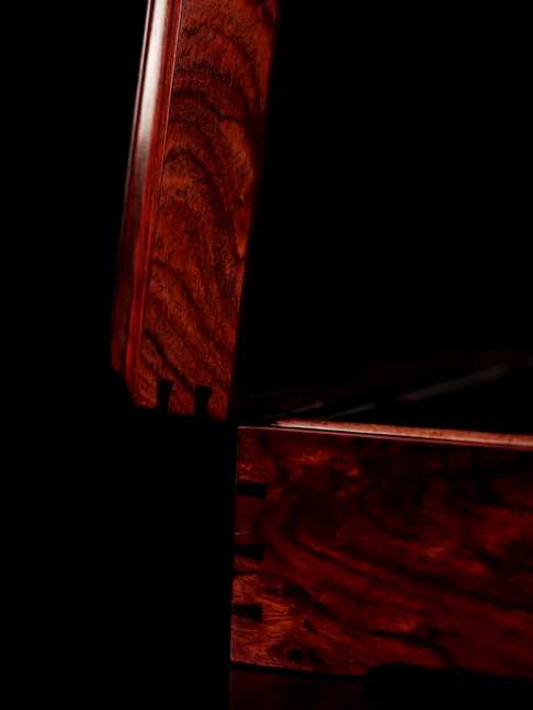 老挝大红酸枝首饰盒,整器全独板制作,板厚1厘米,超结实,纯榫卯结