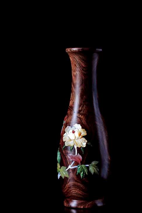 海黄『蝶恋花』花瓶,五彩缤纷的天然百宝镶嵌,鲜丽而不失雅致 海