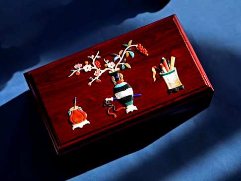 【博古图】紫檀收纳盒,图饰组合完美,镶嵌工艺讲究,器形端庄大气,