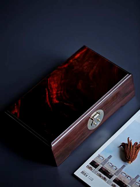 大红酸枝首饰盒,全独板黑飘红老料,水波纹理 榫卯结构,板厚1.2cm