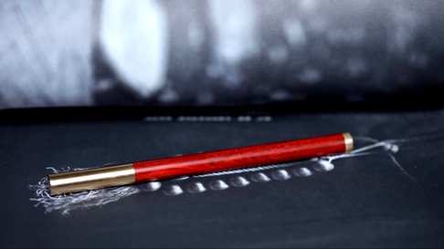 小叶紫檀签字笔,长15.6cm直径1cm黄铜4cm重29g