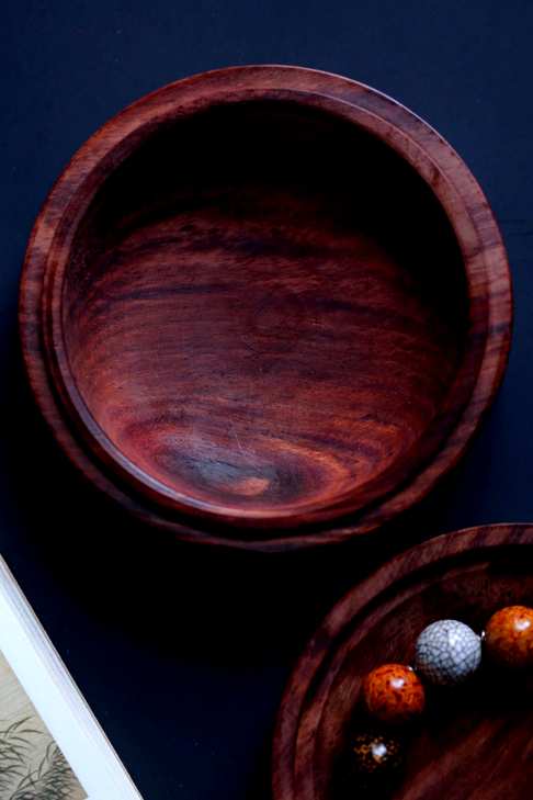 海南黄花梨|圆盒,油梨老料,一木整挖,纹理舒展,自然闲逸 形制素