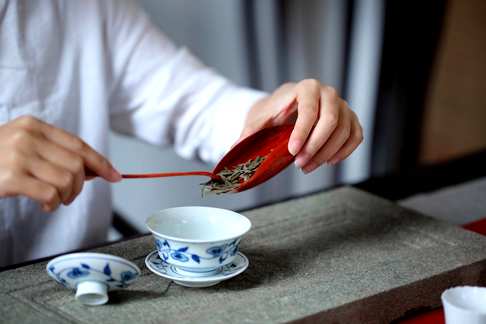 小叶紫檀·如梭茶则,不同的茶则可以创造不同的情趣,因材质极美,