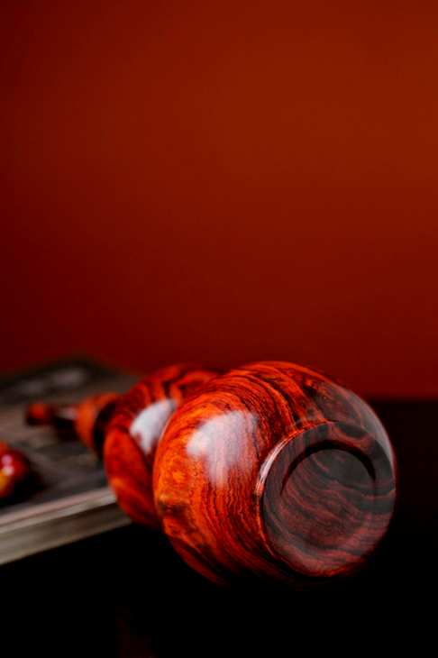大红酸枝葫芦,水波纹整木制器,色泽温润,纹理明晰亮丽 葫芦形,寓