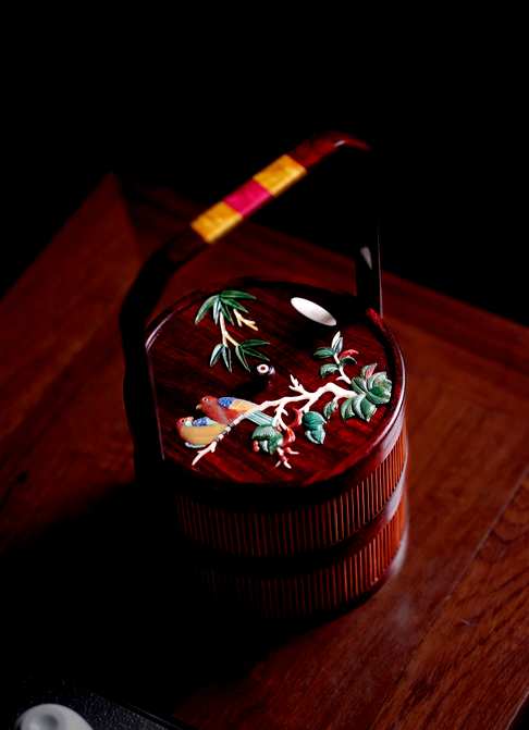 小叶紫檀『春雅图』提篮,多种传统工艺匠心打造,取丝竹之雅韵,嵌
