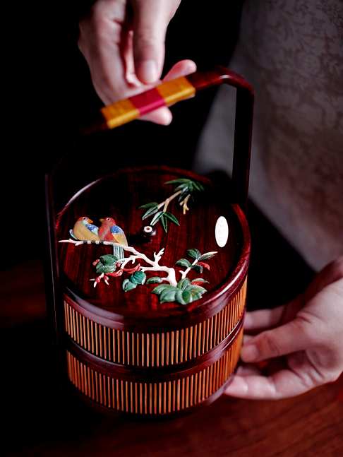 小叶紫檀『春雅图』提篮,多种传统工艺匠心打造,取丝竹之雅韵,嵌