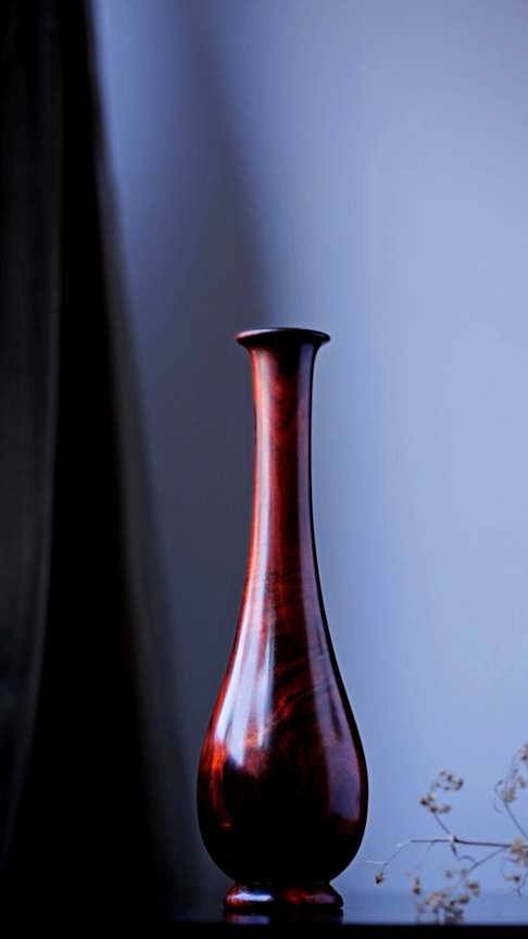 大红酸枝净瓶,红酸枝黑飘红老料,独木制器 色质温润亮丽,纹理细