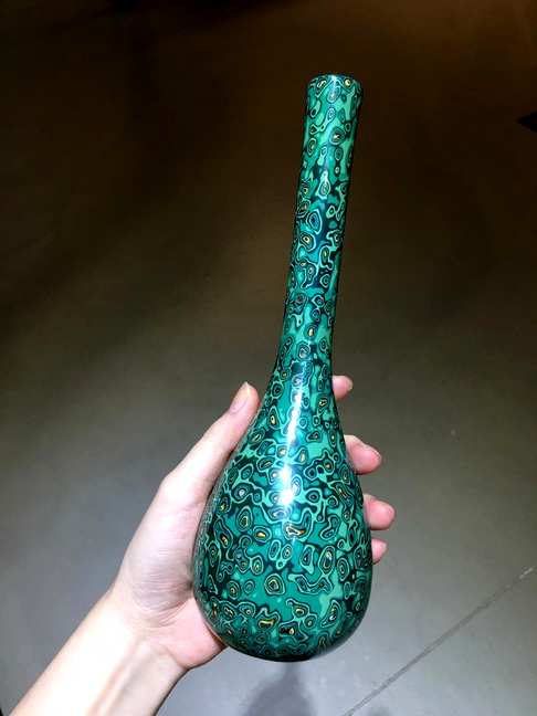 孔雀绿大漆|胆瓶,承循传统非遗工艺,逐层髤饰打磨,纹理奇美,色华