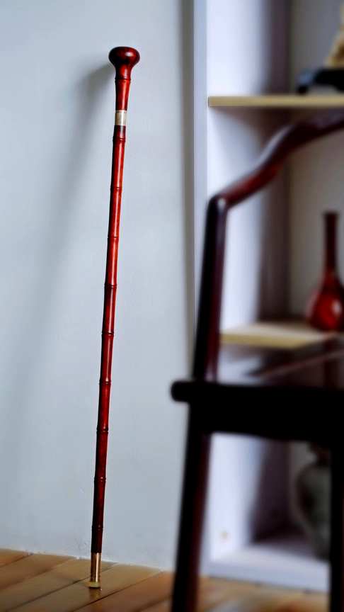 小叶紫檀【竹节】文明杖,取材火焰纹老料,手感细腻 形竹节制挺拔