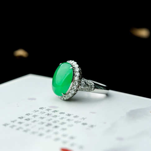 冰种阳绿翡翠戒指-翡翠-冰种-E15P217K29002