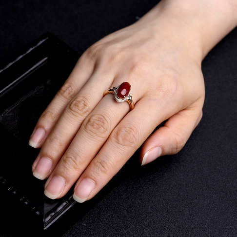 金镶钻阿卡黑红珊瑚戒指--红珊瑚-阿卡-B100217D06010