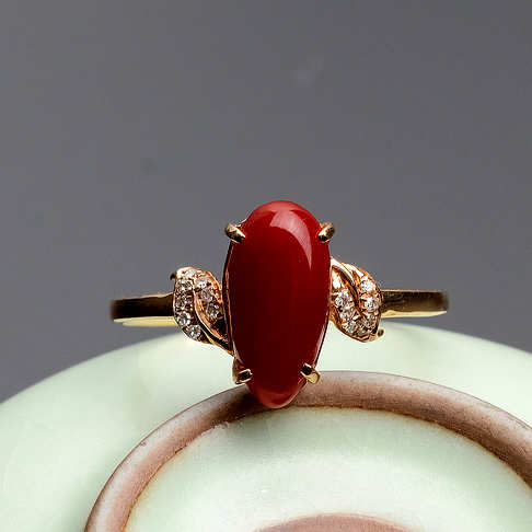 金镶钻阿卡红珊瑚戒指--红珊瑚-阿卡-B100516G14016