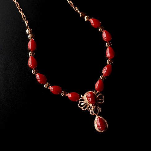 金镶钻阿卡牛血红珊瑚项链--红珊瑚-阿卡-B103416J17003