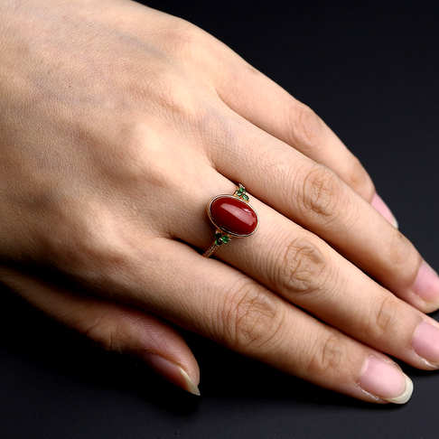 金镶钻阿卡牛血红珊瑚戒指--红珊瑚-阿卡-B107116J26004