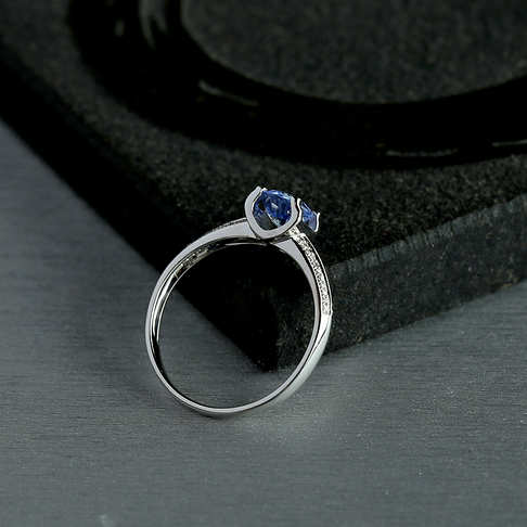 白金镶钻蓝宝石戒指--蓝宝石-A250216I12030