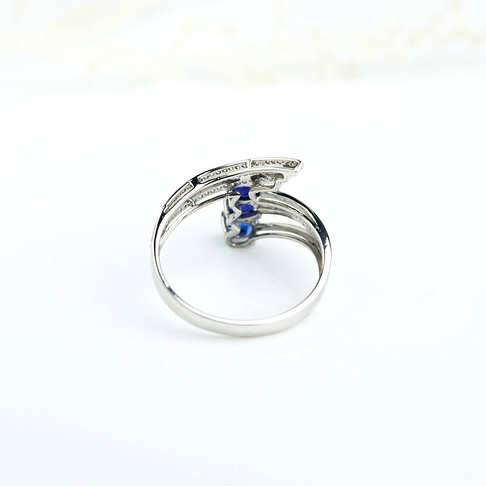 金镶钻深蓝色蓝宝石戒指--蓝宝石-B250217C07010