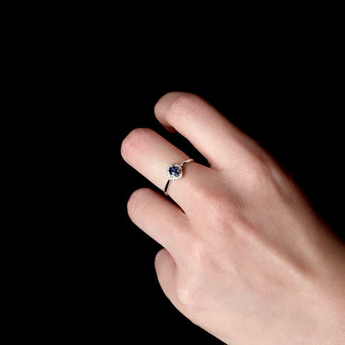 深蓝色蓝宝石戒指--蓝宝石-F25CM21L21008