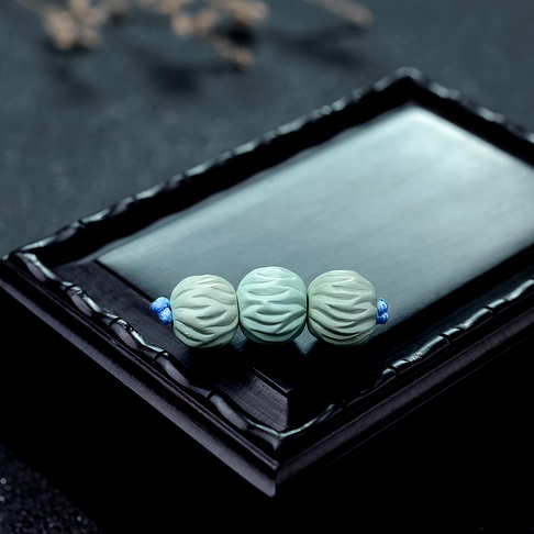 中高瓷蓝绿绿松石雕刻珠（三件）--绿松石-F224518C05001