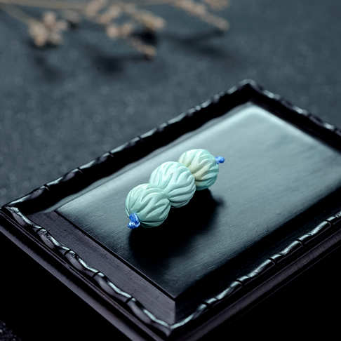 中高瓷浅蓝绿松石雕刻珠（三件）--绿松石-F224518C05002
