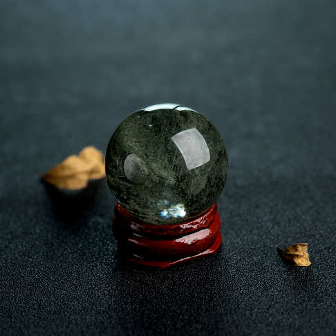 32.5mm绿幽灵圆球摆件--水晶-B24B217G03002