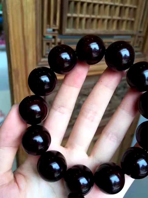 【盖世好料】颗颗黑珍珠：小叶紫檀沧桑老料包浆颗颗多金星