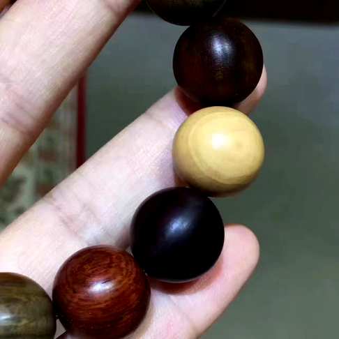 一串拥有15种红木材质红木标本～七彩多宝珠15mm手串！