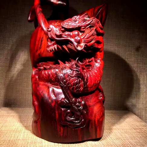 小叶紫檀“降龙罗汉” 鸡血红整料实心雕刻 材质一流 大师神开