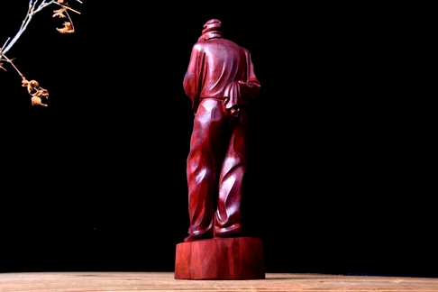 【烟斗老者】――印度小叶紫檀烟斗老者 整料雕刻 采用清刀快面
