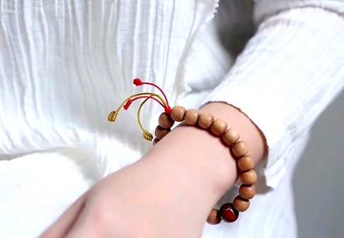  原创老山檀香桶珠手串本物材质印度老山檀香红肉级_9×1