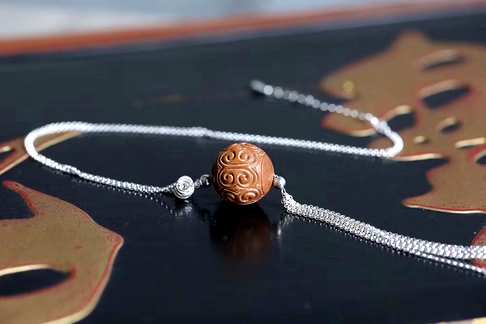 心与美的距离在于欣赏在于懂得印度老山檀香+银项链如意纹直径20m