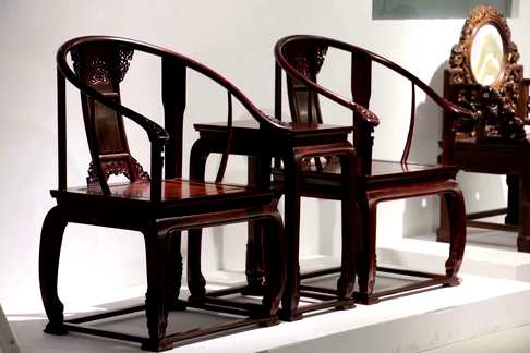 小叶紫檀·皇宫椅三件套经典款型无拼补选材整体高63×50×104cm椅面