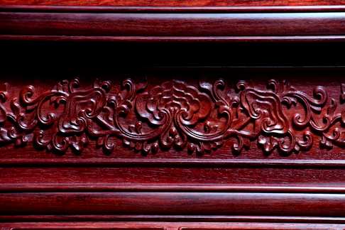 收藏品印度小叶紫檀屏风松鹤延年款式取自故宫博物馆收藏品除了中间面板