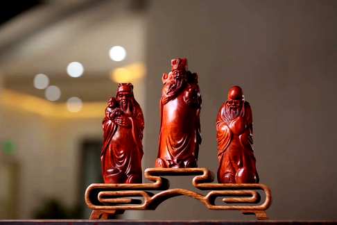 福禄寿是中国民间信仰的三位神仙象征幸福吉利长寿福禄寿摆件小叶紫檀